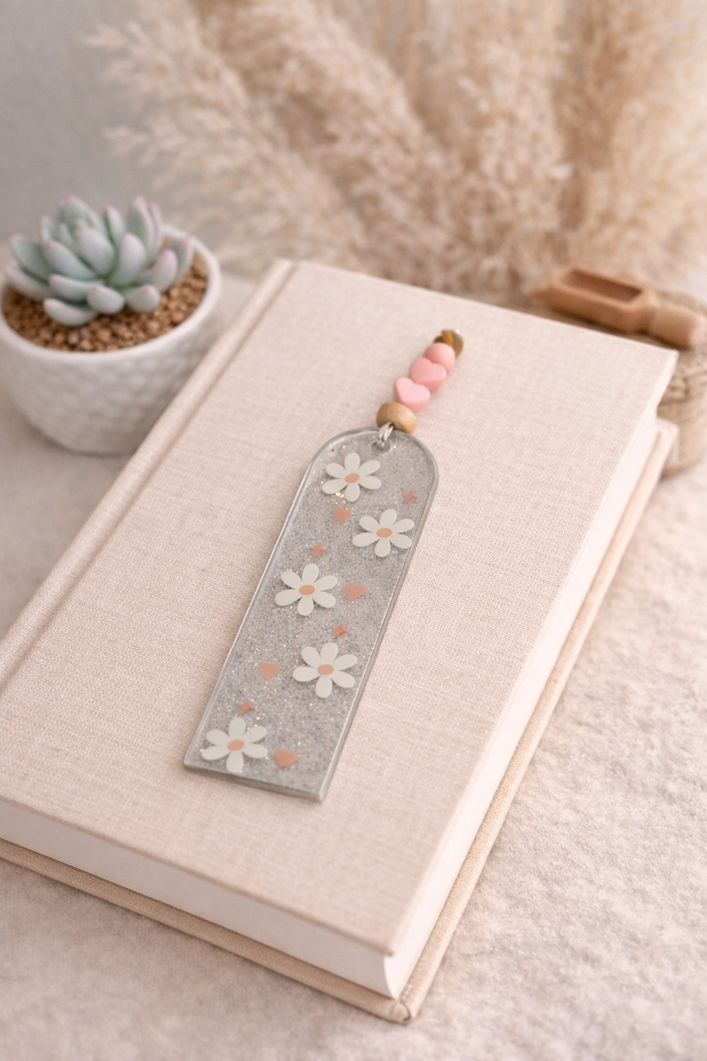 Daisy Glitter Bookmark