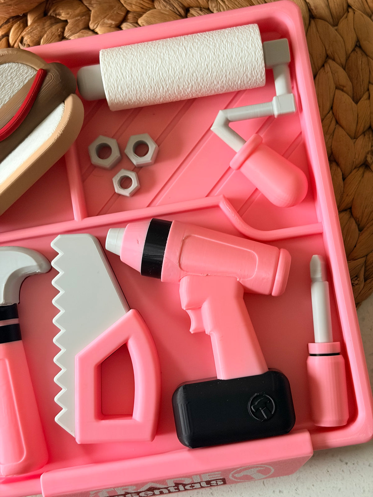 Bunnings Tradie Essentials Tool Kit – Pink