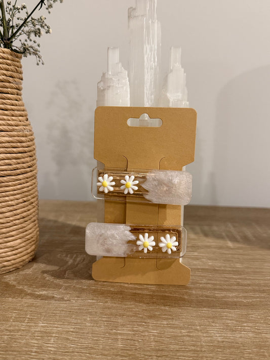 Daisy Pearlescent Hair Clip