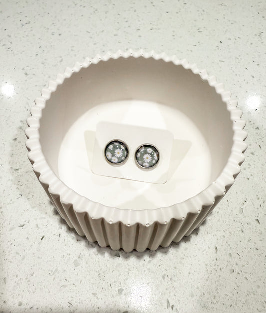 Handmade Stud Earrings - Green Daisy